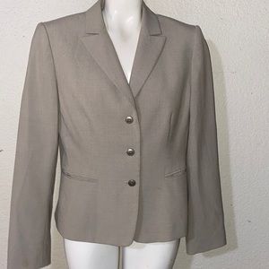Tahari Lined, Fitted Skirt Suit - Beautiful high end - size 6